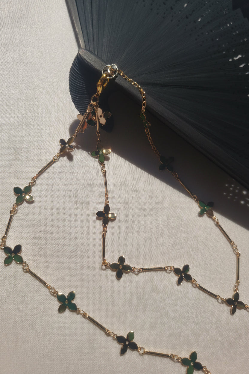 Abanico de Mano de Bambú y Tela – Elegancia Natural y Estilo Minimalista dorado