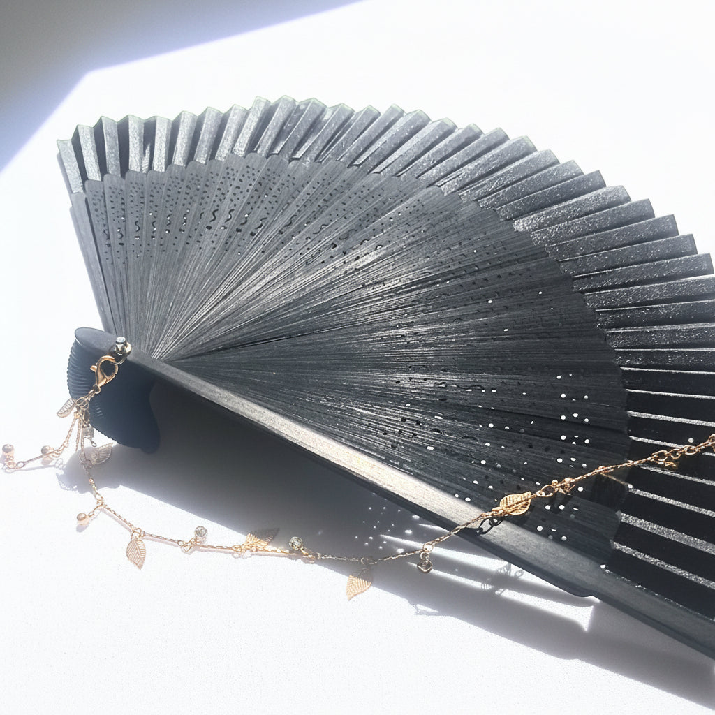 Abanico de Mano de Bambú y Tela – Elegancia Natural y Estilo Minimalista para regalar