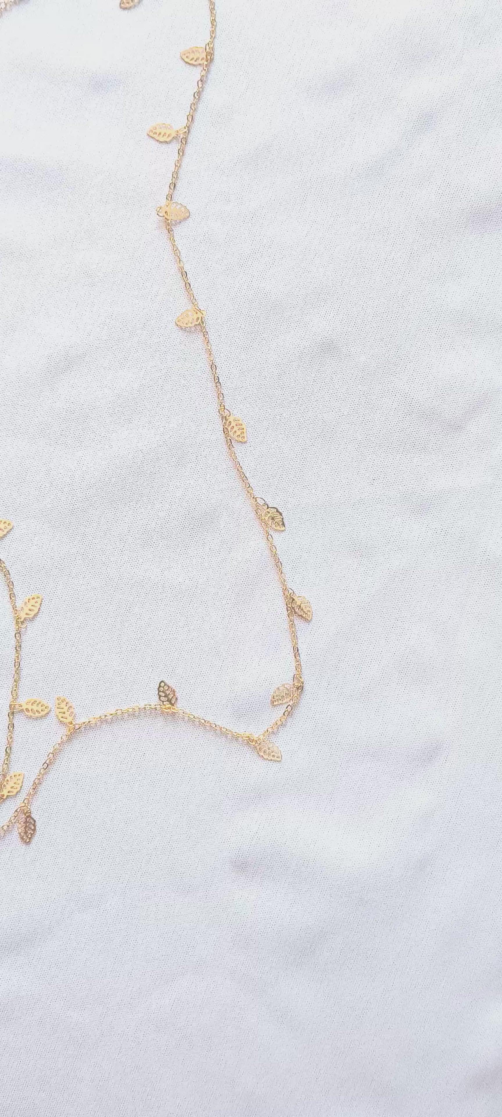 Abanico de Mano de Bambú y Tela – Elegancia Natural y Estilo Minimalista diseño de hojas con funda