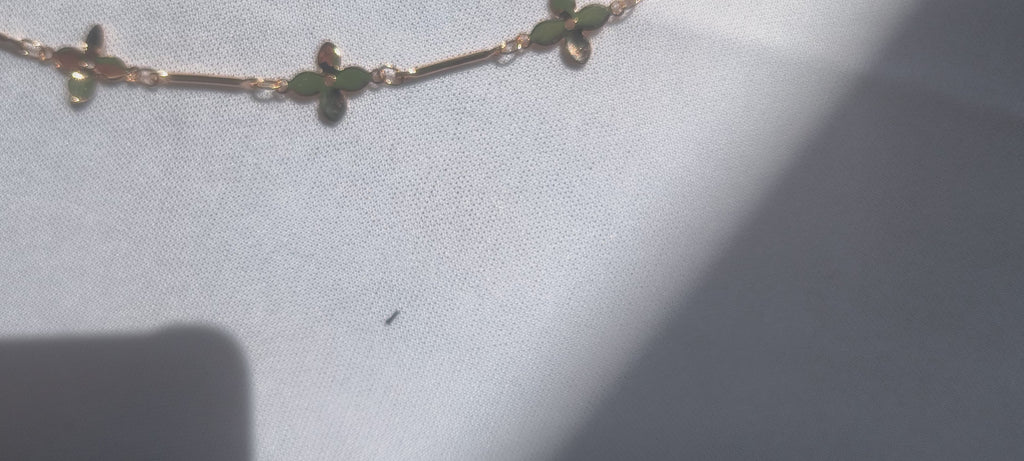 Abanico de Mano de Bambú y Tela – Elegancia Natural y Estilo Minimalista dorado