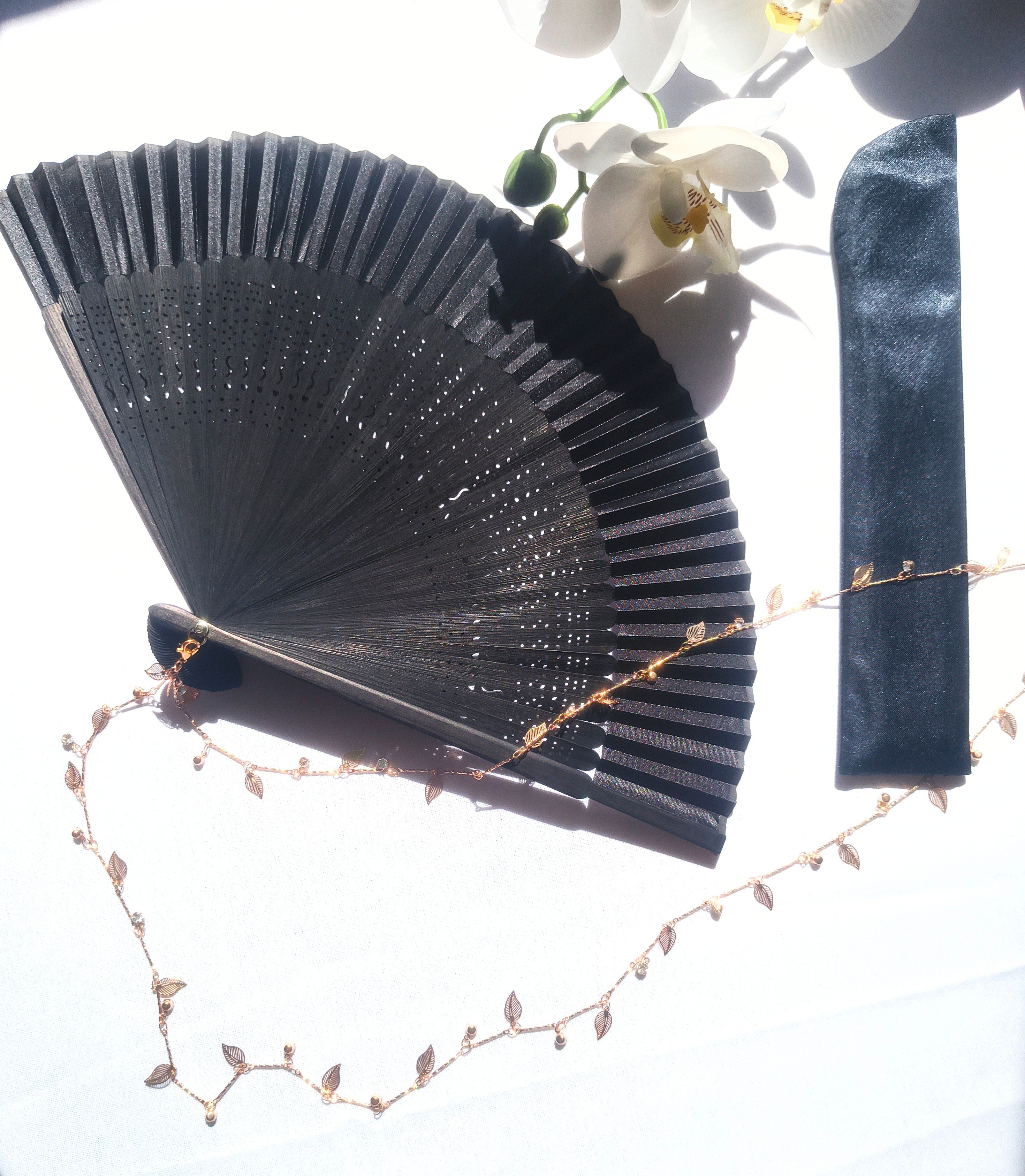 Abanico de Mano de Bambú y Tela – Elegancia Natural y Estilo Minimalista regalo